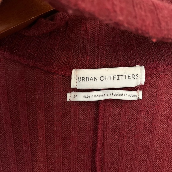 Urban Outfitters SP Batwing Sweater – Choker Neck Detail Small Petite - Picture 6 of 7